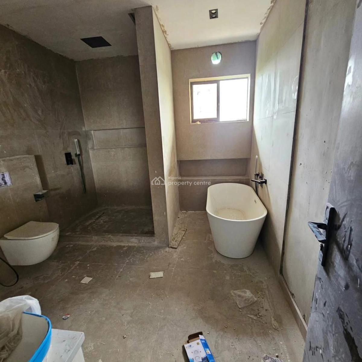 Spacious 4bedroom Duplex with Fitted Facilities, Obanikoro, Shomolu, Lagos, Terraced Duplex for Sale