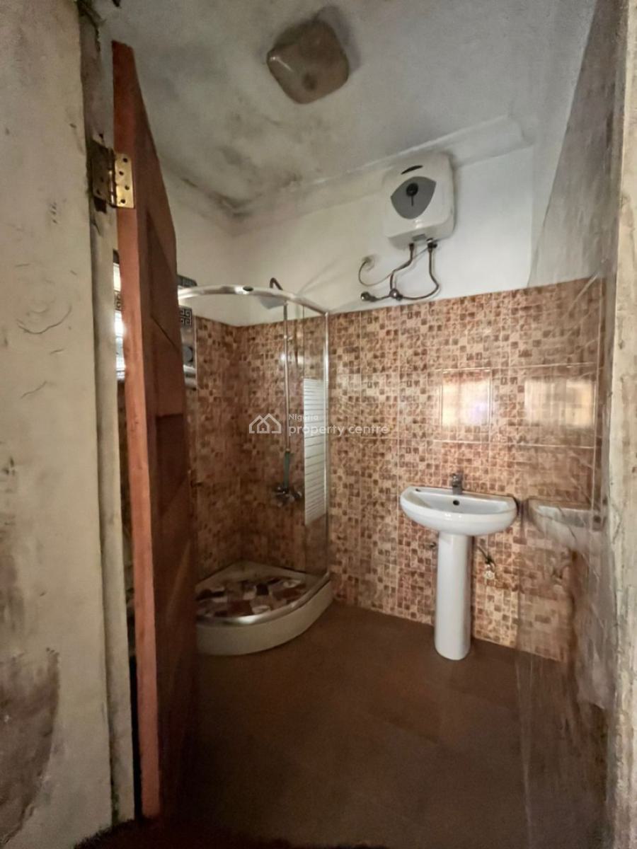 a Luxury 2 Bedrooms with Excel, Thomas Estate, Lekki Phase 2, Lekki, Lagos, Flat / Apartment for Rent