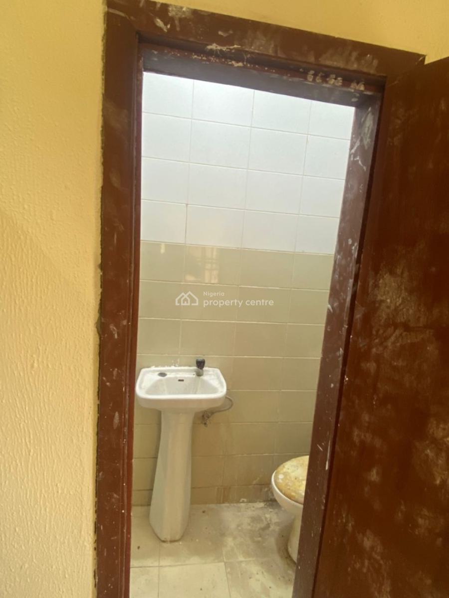 a Room Bq, Oba Elegushi Housing Estate, Ilaje, Ajah, Lagos, Self Contain (single Rooms) for Rent
