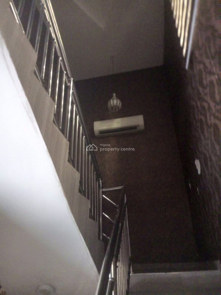 Luxury 4 Bedroom Duplex, Bucknor Estate Jakande Axis, Isolo, Lagos, Terraced Duplex for Sale