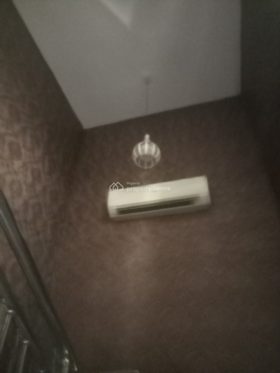Luxury 4 Bedroom Duplex, Bucknor Estate Jakande Axis, Isolo, Lagos, Terraced Duplex for Sale