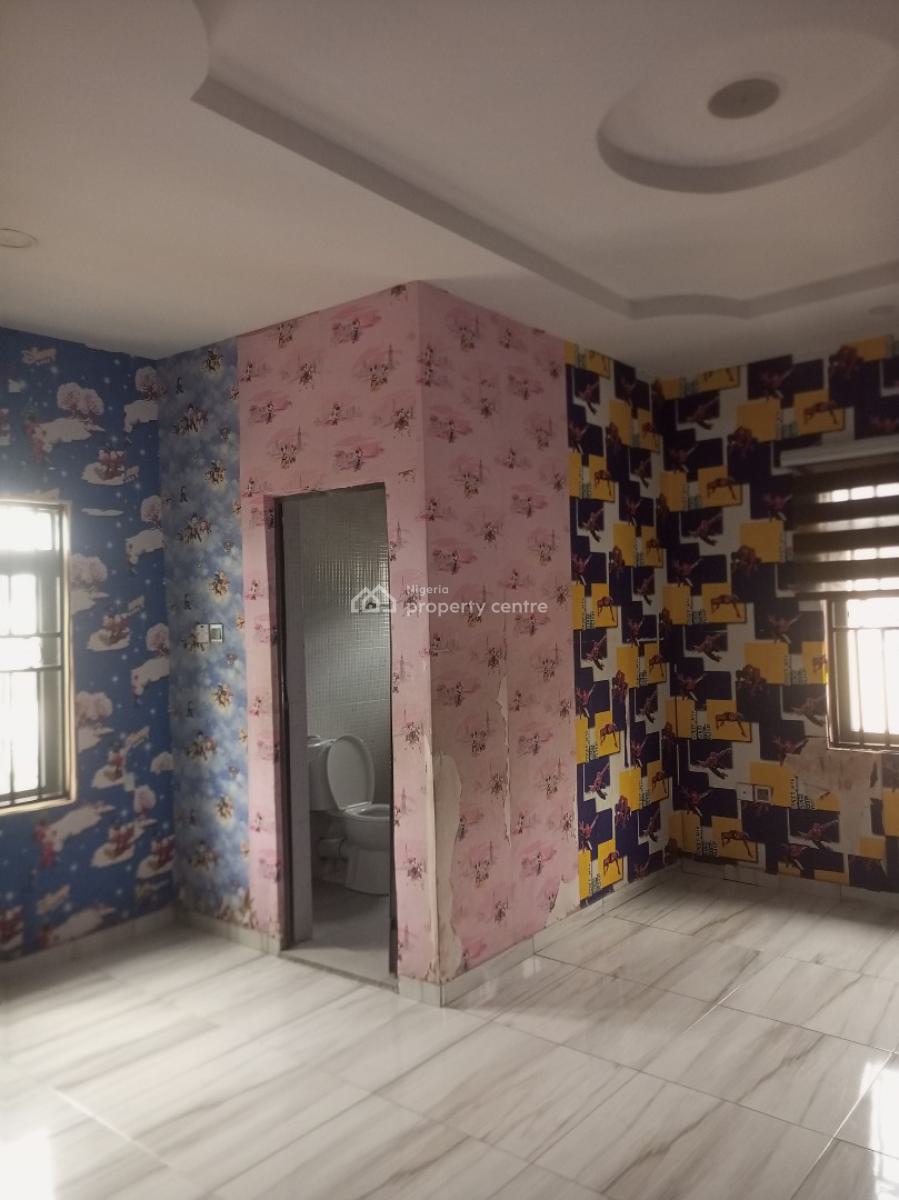 Luxury 4 Bedroom Duplex, Bucknor Estate Jakande Axis, Isolo, Lagos, Terraced Duplex for Sale