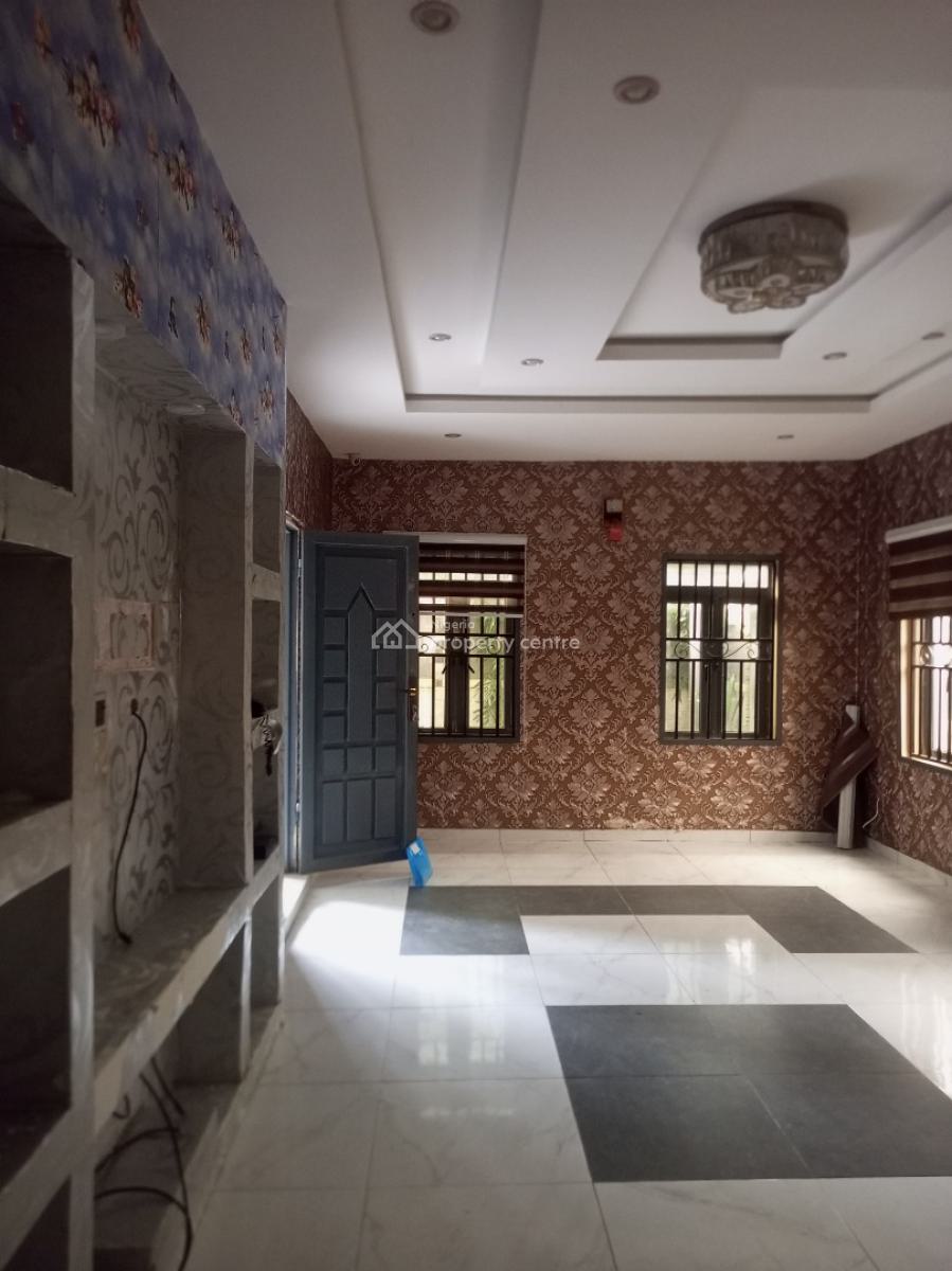 Luxury 4 Bedroom Duplex, Bucknor Estate Jakande Axis, Isolo, Lagos, Terraced Duplex for Sale
