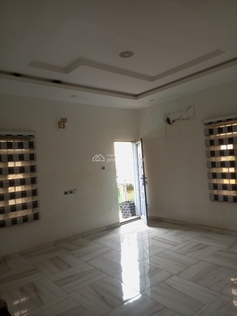 Luxury 4 Bedroom Duplex, Bucknor Estate Jakande Axis, Isolo, Lagos, Terraced Duplex for Sale