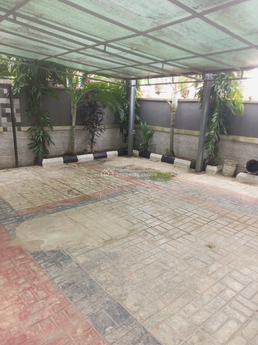 Luxury 4 Bedroom Duplex, Bucknor Estate Jakande Axis, Isolo, Lagos, Terraced Duplex for Sale