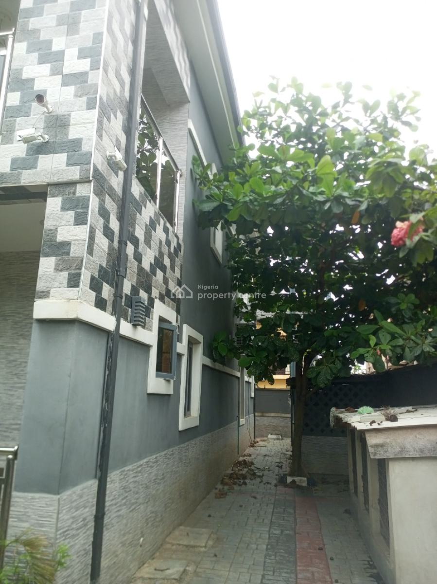 Luxury 4 Bedroom Duplex, Bucknor Estate Jakande Axis, Isolo, Lagos, Terraced Duplex for Sale