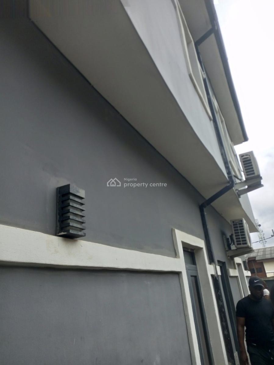 Luxury 4 Bedroom Terraced Duplex, Bucknor Estate Jakande Axis, Isolo, Lagos, Terraced Duplex for Sale