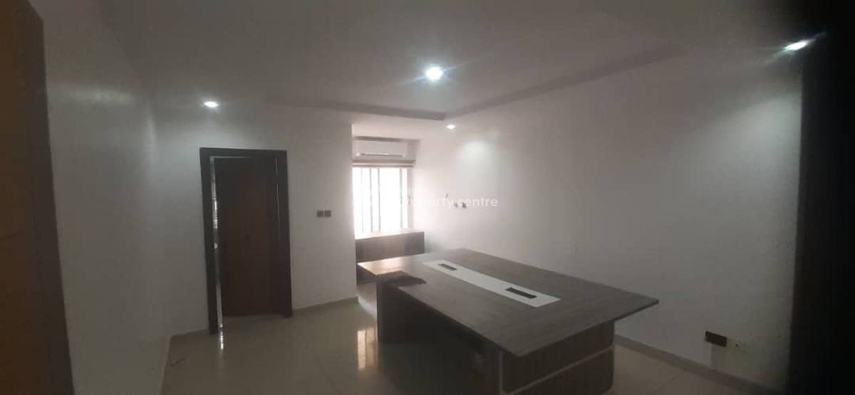 Fully Serviced 3 Bedroom Flat with Swimming Pool and Gym in Oniru, Oniru, Victoria Island (vi), Lagos, Flat / Apartment for Rent