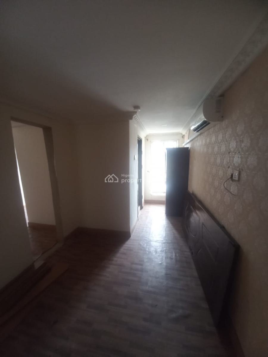 Sweet and Sizable Mini Flat! Comes with 2 Acs, Ologolo, Lekki, Lagos, Mini Flat (room and Parlour) for Rent