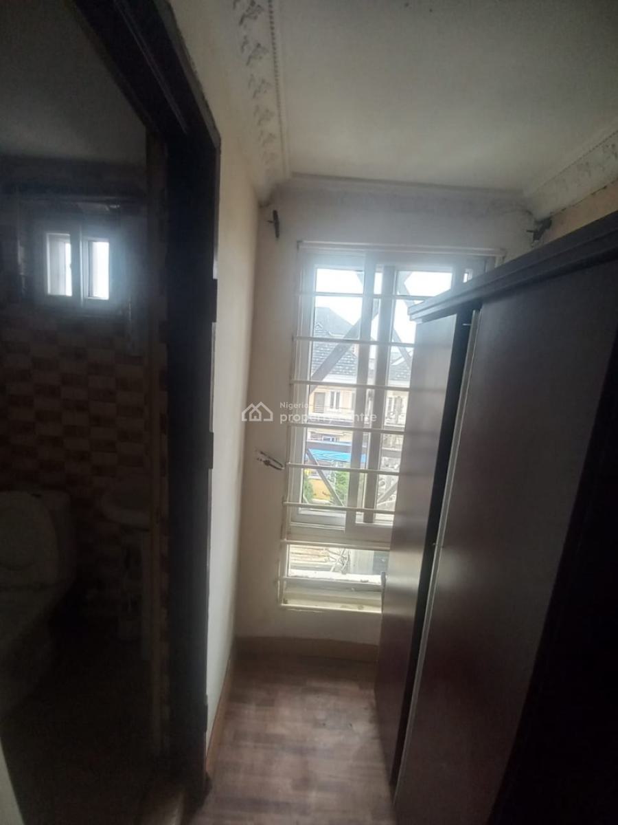 Sweet and Sizable Mini Flat! Comes with 2 Acs, Ologolo, Lekki, Lagos, Mini Flat (room and Parlour) for Rent