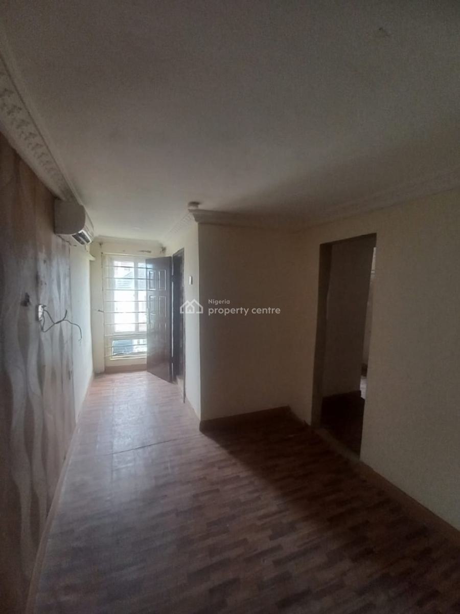 Sweet and Sizable Mini Flat! Comes with 2 Acs, Ologolo, Lekki, Lagos, Mini Flat (room and Parlour) for Rent