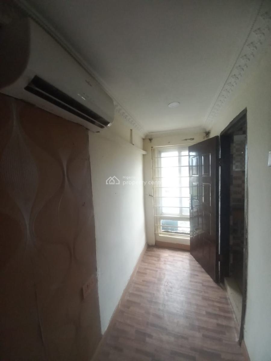 Sweet and Sizable Mini Flat! Comes with 2 Acs, Ologolo, Lekki, Lagos, Mini Flat (room and Parlour) for Rent