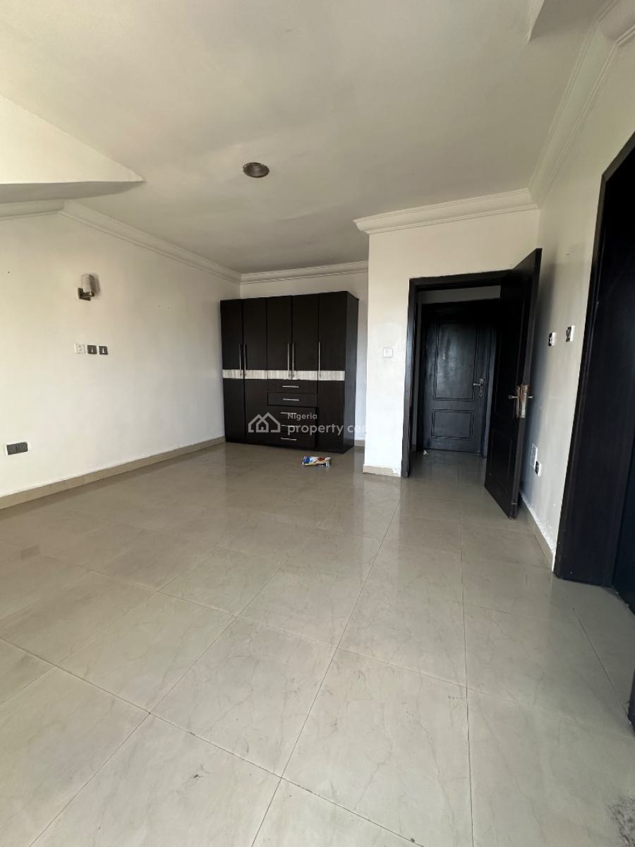 4 Bedroom Terrace with Bq, Off Admiralty Way Lekki Phase 1. Lekki Lagos, Lekki Phase 1, Lekki, Lagos, Terraced Duplex for Rent