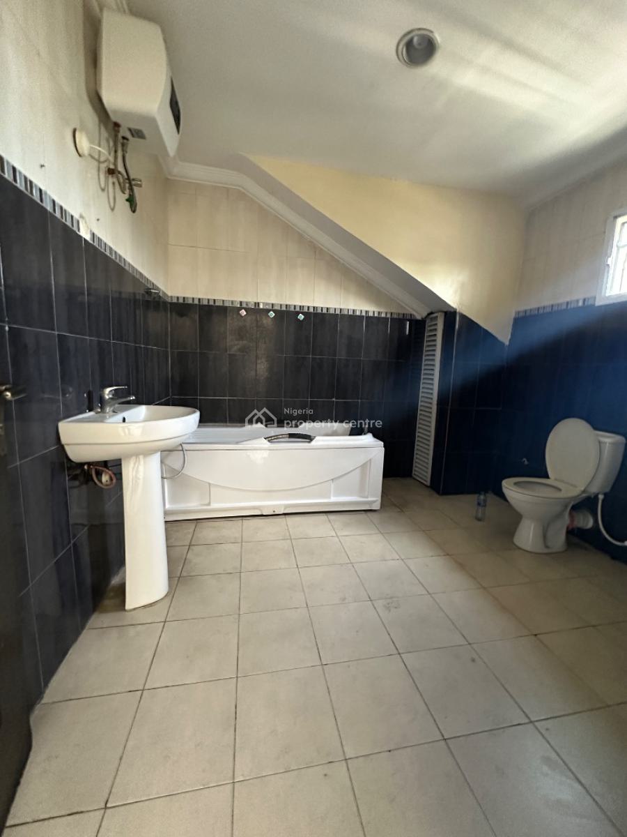 4 Bedroom Terrace with Bq, Off Admiralty Way Lekki Phase 1. Lekki Lagos, Lekki Phase 1, Lekki, Lagos, Terraced Duplex for Rent
