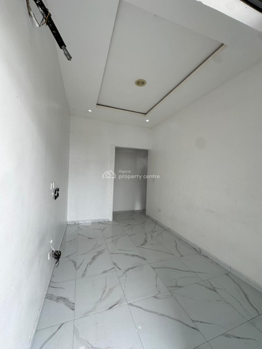 Master Bedroom Plus Parlor Space to Share Only Kitchen, Orchid Road, Lekki, Lagos, House for Rent