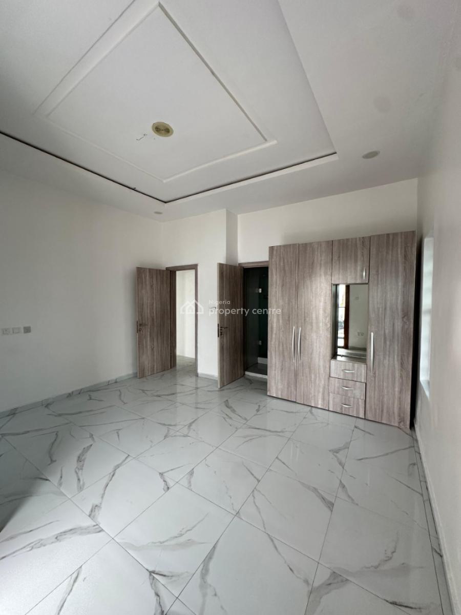 Master Bedroom Plus Parlor Space to Share Only Kitchen, Orchid Road, Lekki, Lagos, House for Rent