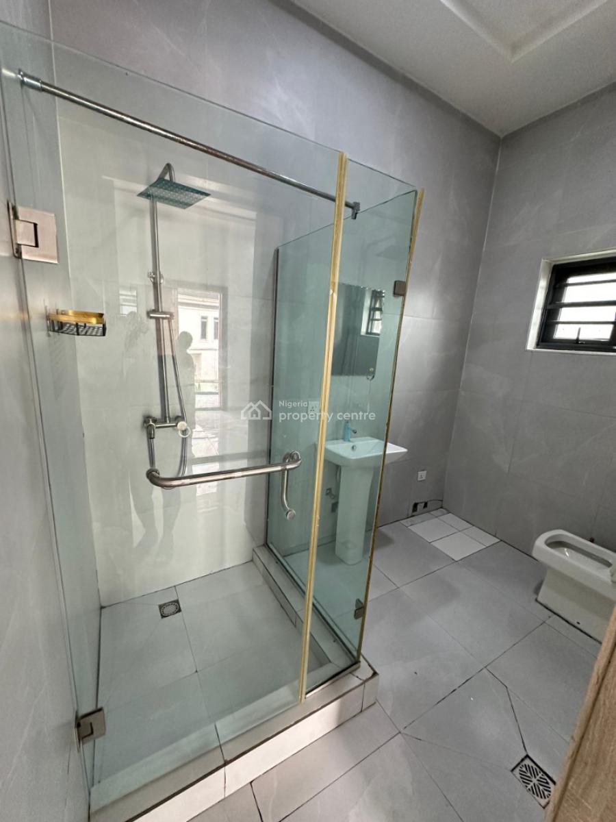 Master Bedroom Plus Parlor Space to Share Only Kitchen, Orchid Road, Lekki, Lagos, House for Rent