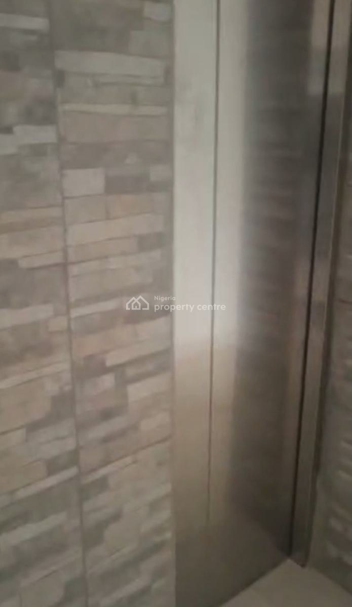 Brand New 3 Bedroom Flat + Bq, Yaba, Lagos, Flat / Apartment for Rent