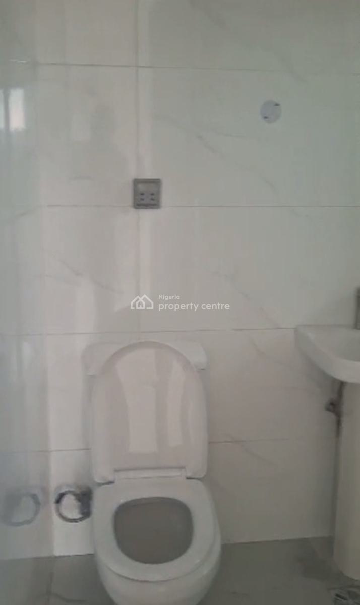Brand New 3 Bedroom Flat + Bq, Yaba, Lagos, Flat / Apartment for Rent