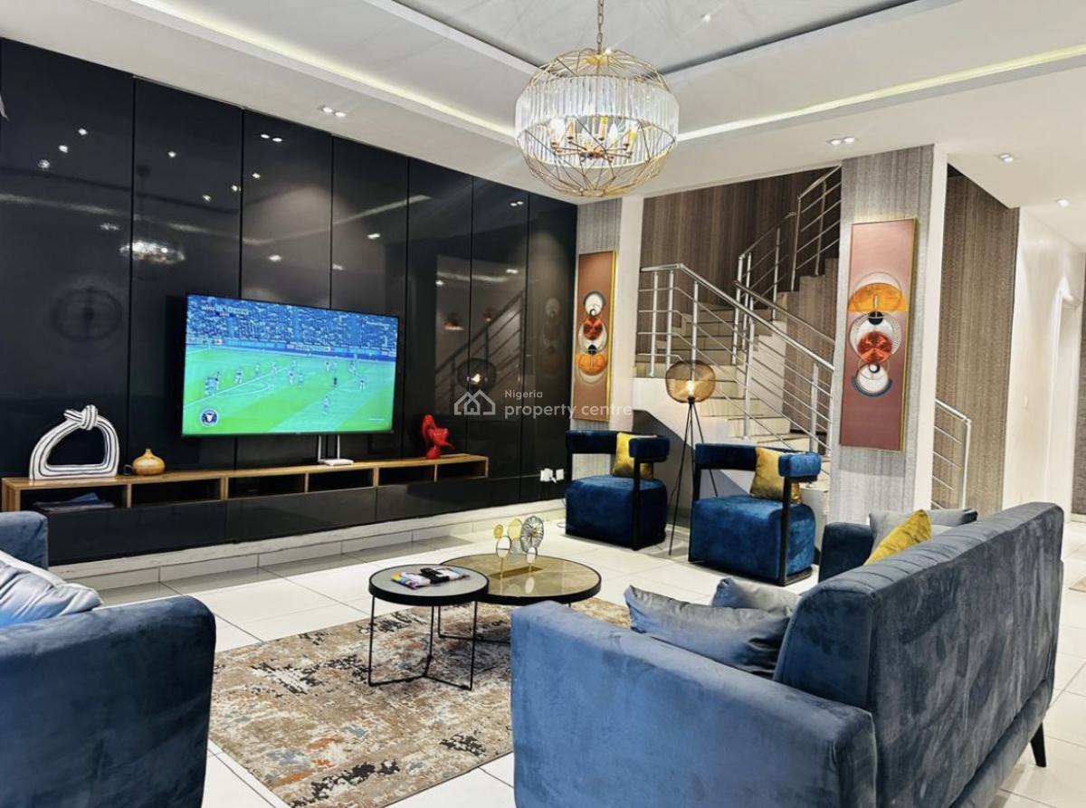 Nicely Furnished 4 Bedroom Apartment, Lekki Phase 1, Lekki, Lagos, Flat / Apartment Short Let