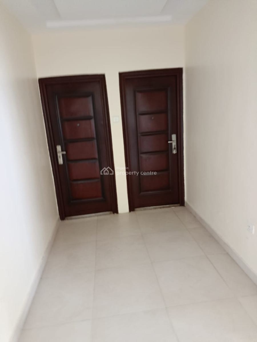 Exquisitely Well-maintained *5-bedroom Semi-det. Duplex, No Bq, in an Estate, Agungi, Lekki, Lagos, Semi-detached Duplex for Rent