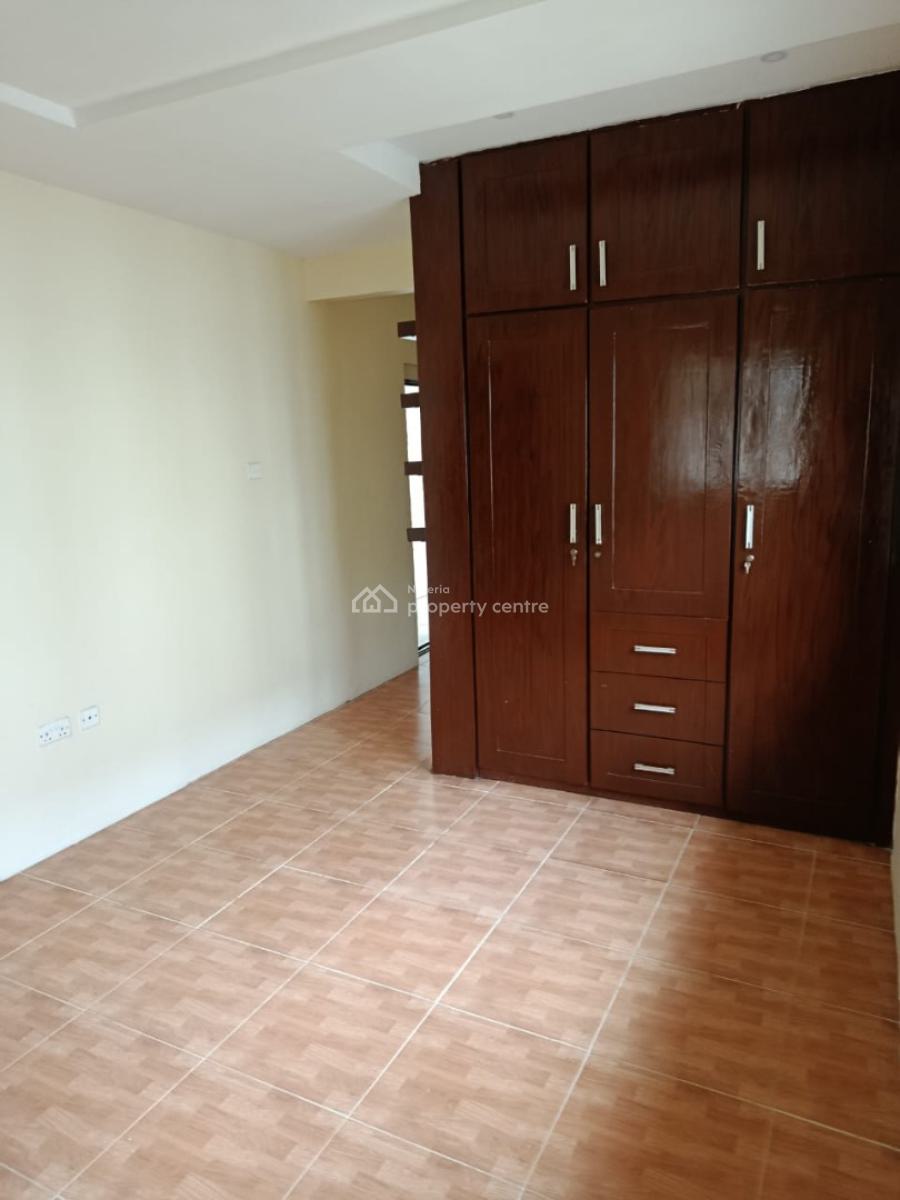 Exquisitely Well-maintained *5-bedroom Semi-det. Duplex, No Bq, in an Estate, Agungi, Lekki, Lagos, Semi-detached Duplex for Rent