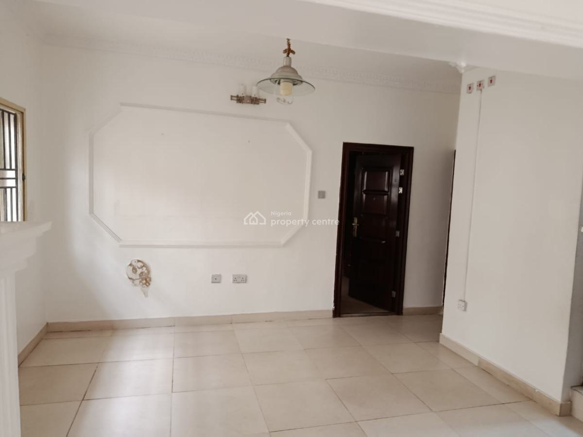 Exquisitely Well-maintained *5-bedroom Semi-det. Duplex, No Bq, in an Estate, Agungi, Lekki, Lagos, Semi-detached Duplex for Rent