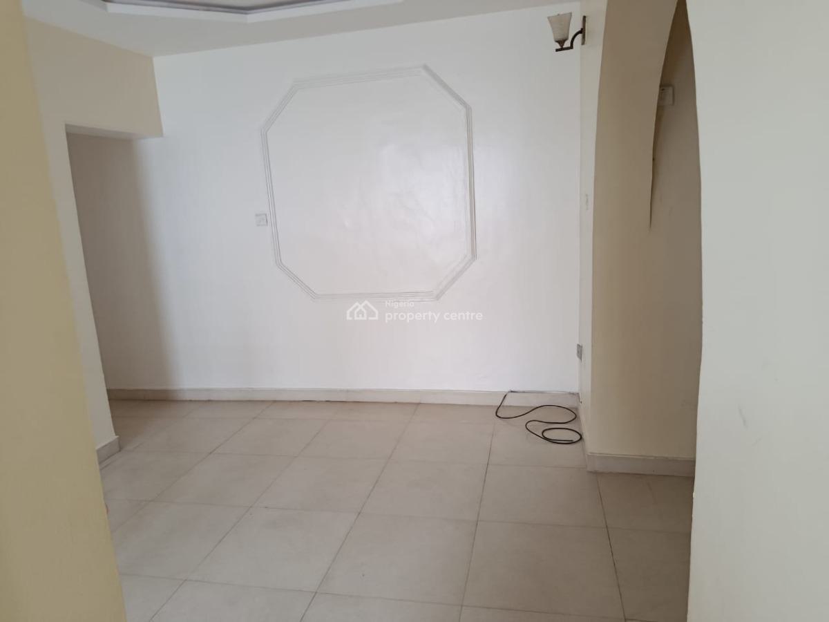 Exquisitely Well-maintained *5-bedroom Semi-det. Duplex, No Bq, in an Estate, Agungi, Lekki, Lagos, Semi-detached Duplex for Rent