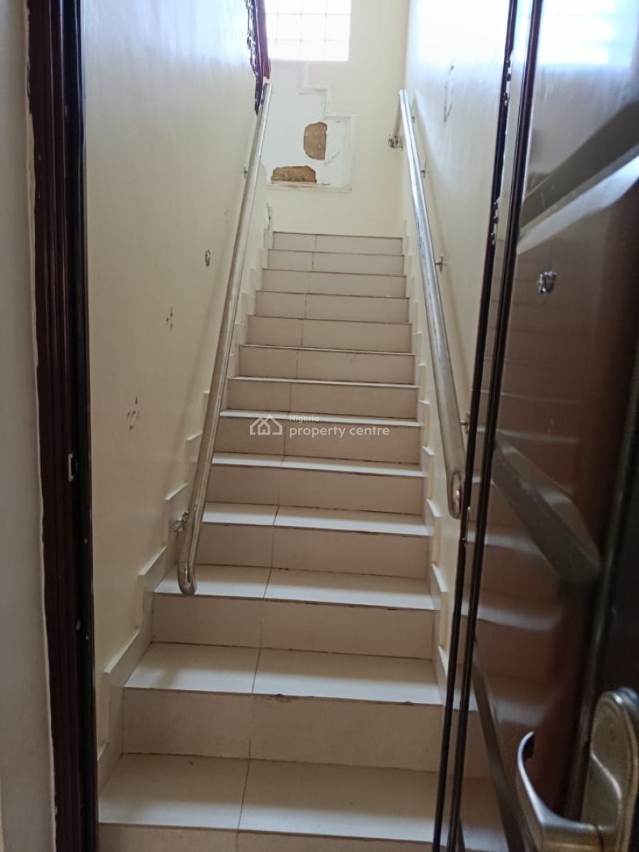 Exquisitely Well-maintained *5-bedroom Semi-det. Duplex, No Bq, in an Estate, Agungi, Lekki, Lagos, Semi-detached Duplex for Rent