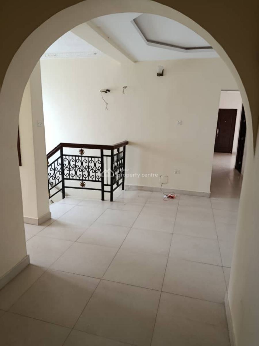 Exquisitely Well-maintained *5-bedroom Semi-det. Duplex, No Bq, in an Estate, Agungi, Lekki, Lagos, Semi-detached Duplex for Rent