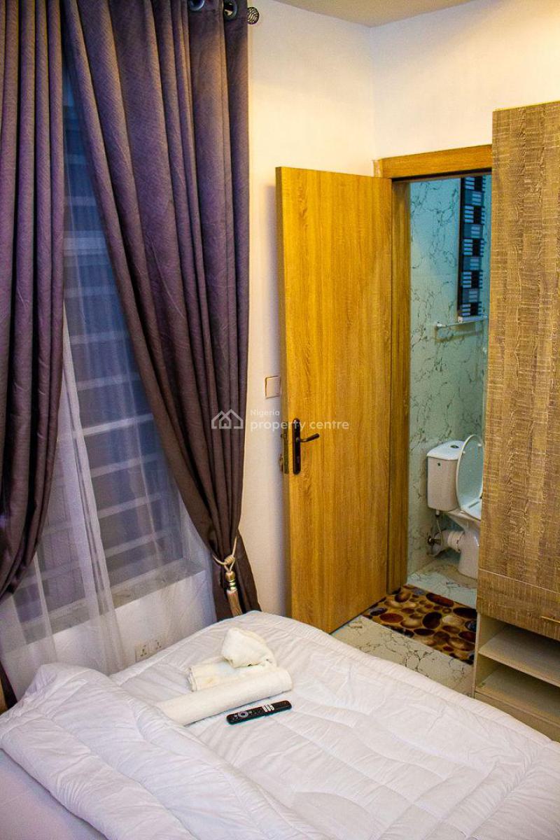 Nicely Furnished 4 Bedroom Apartment, Lekki Conservation Center, Lekki, Lagos, Flat / Apartment Short Let