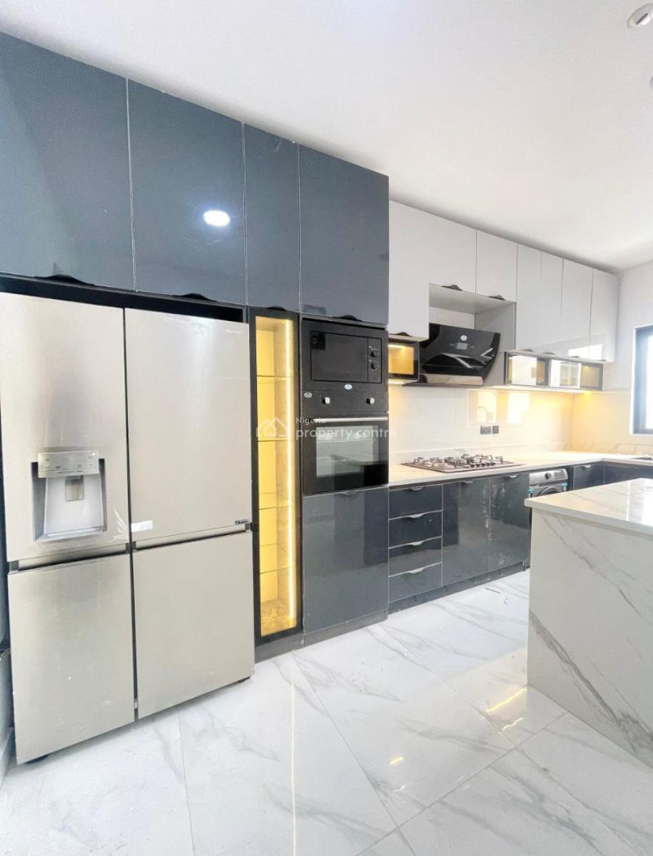 Fully Serviced 2 Bedroom Luxury Apartment with Swimming Pool, Lekki Phase 1, Lekki, Lagos, Flat / Apartment for Sale