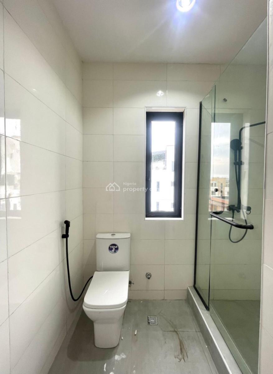 Fully Serviced 2 Bedroom Luxury Apartment with Swimming Pool, Lekki Phase 1, Lekki, Lagos, Flat / Apartment for Sale