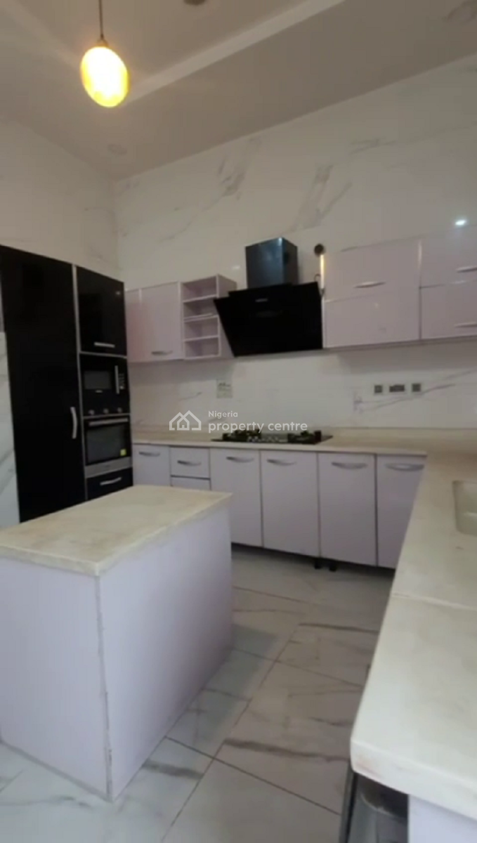 Nicely Furnished 4 Bedroom Apartment, Osapa, Lekki, Lagos, Flat / Apartment Short Let