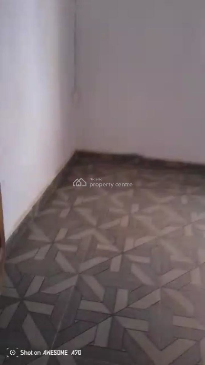 Spacious and Well-finished 3-bedroom Roy, Iwaya, Yaba, Lagos, Flat / Apartment for Rent