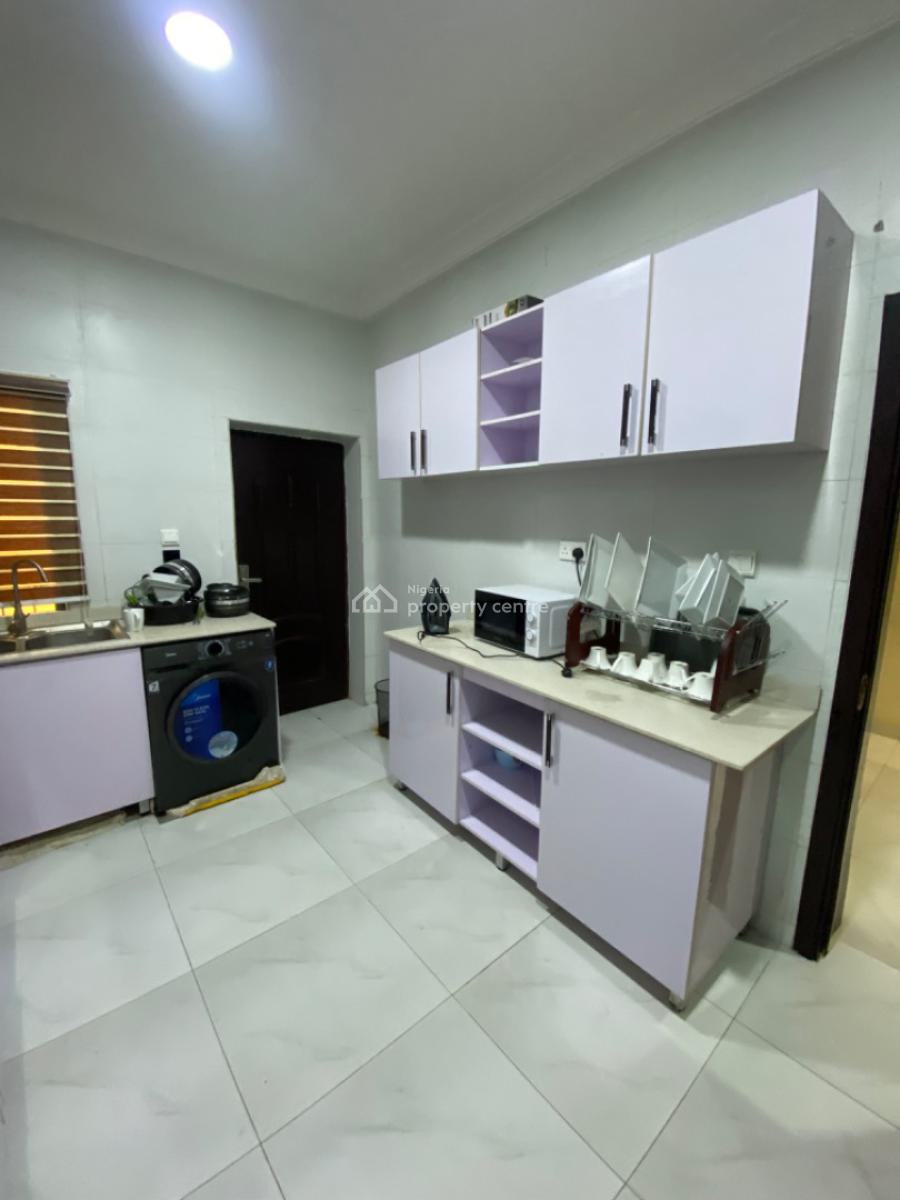 Fully Furnished 2 Bedrooms Apartments  Upstairs, Ikate Lekki, Ikate Elegushi, Lekki, Lagos, Flat / Apartment for Rent