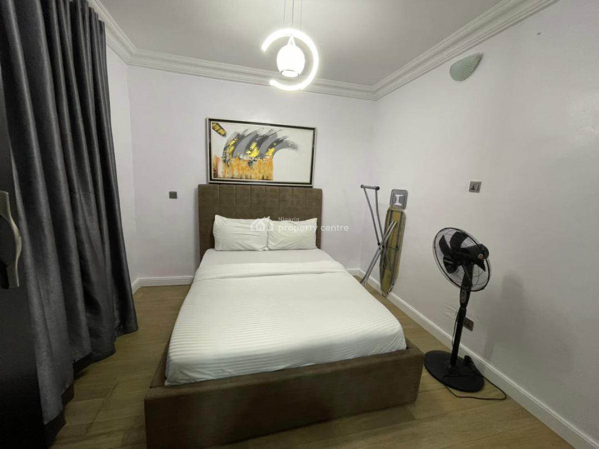 Nicely Furnished 2 Bedroom Apartment, Magodo, Lagos, Flat / Apartment Short Let