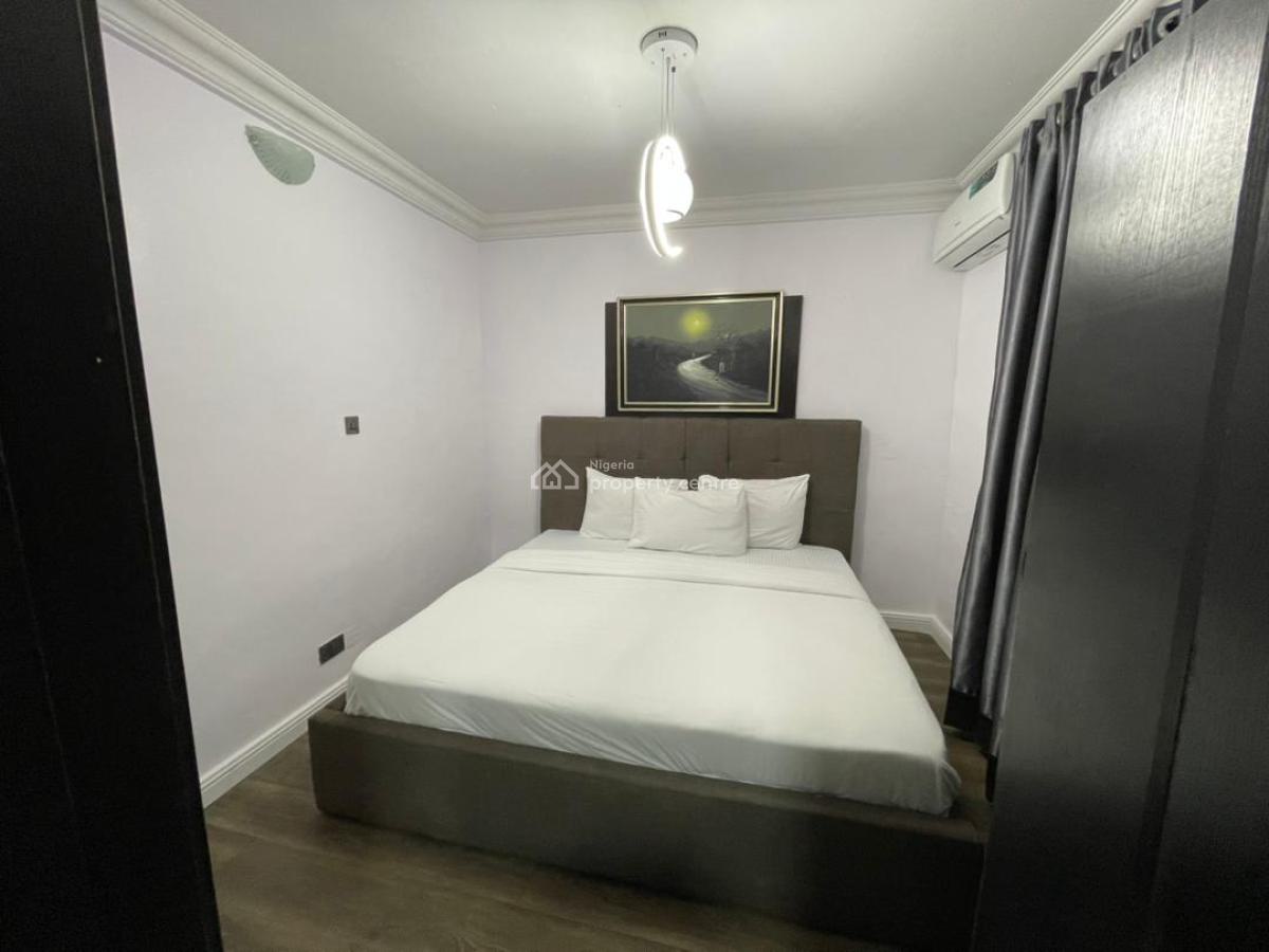 Nicely Furnished 2 Bedroom Apartment, Magodo, Lagos, Flat / Apartment Short Let