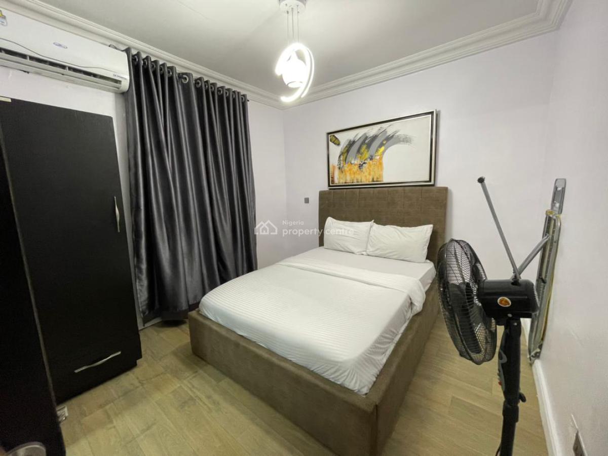 Nicely Furnished 2 Bedroom Apartment, Magodo, Lagos, Flat / Apartment Short Let