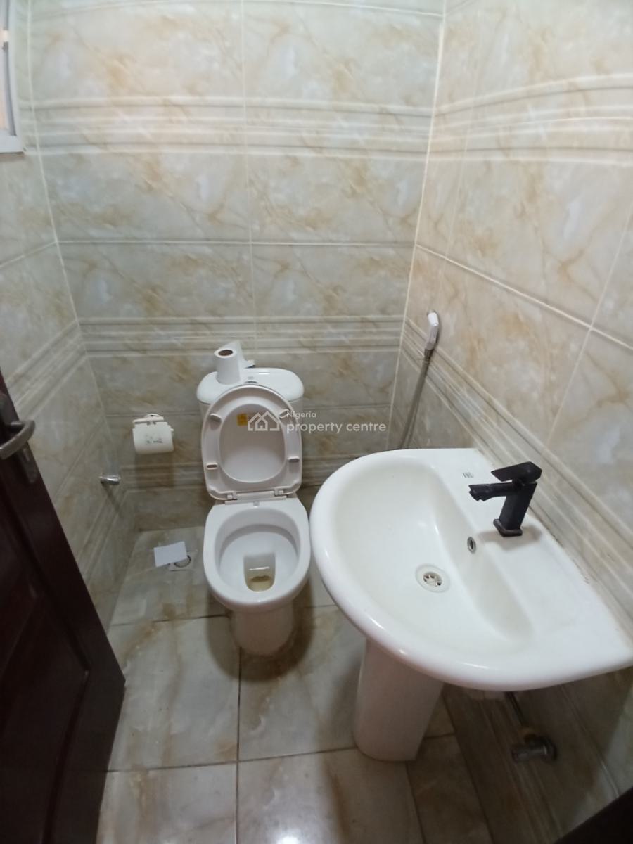 Well Renovated  4 Bedroom Terrace Duplex with 1room Bq, Guzape Abuja Diplomatic Zone, Guzape District, Abuja, Terraced Duplex for Rent