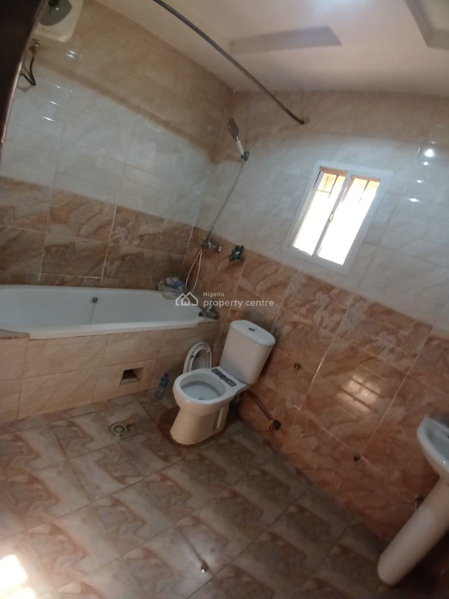 Well Renovated  4 Bedroom Terrace Duplex with 1room Bq, Guzape Abuja Diplomatic Zone, Guzape District, Abuja, Terraced Duplex for Rent