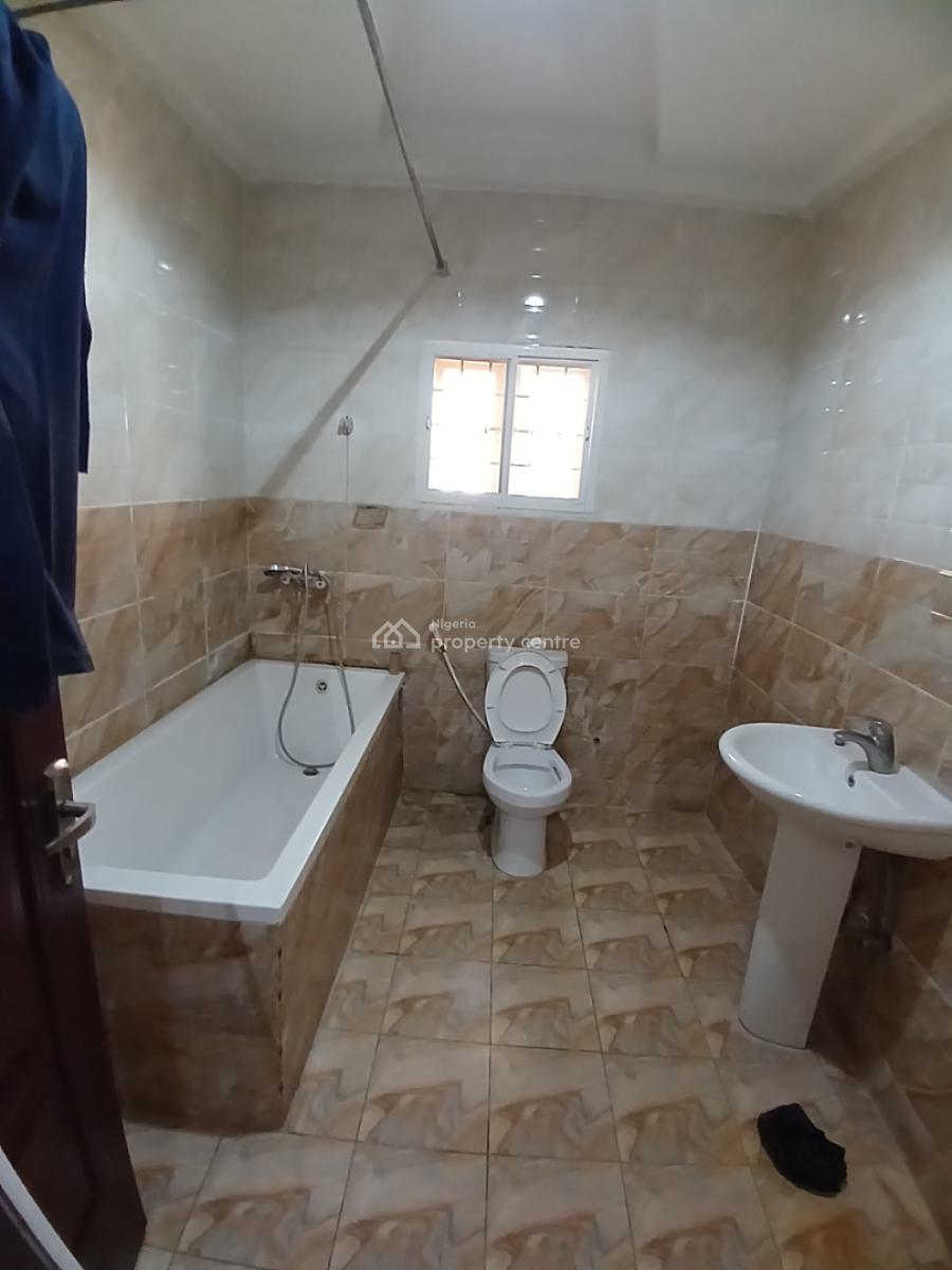Well Renovated  4 Bedroom Terrace Duplex with 1room Bq, Guzape Abuja Diplomatic Zone, Guzape District, Abuja, Terraced Duplex for Rent