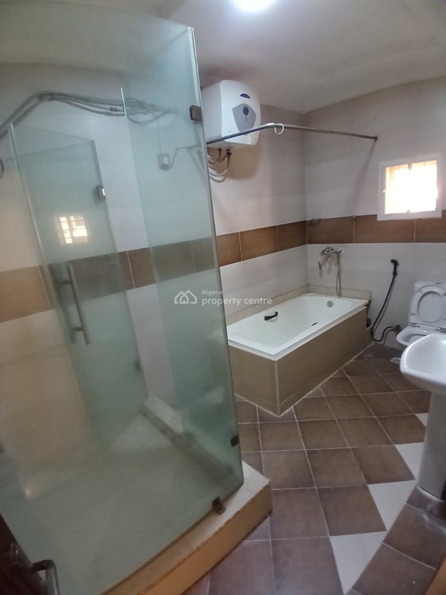 Well Renovated  4 Bedroom Terrace Duplex with 1room Bq, Guzape Abuja Diplomatic Zone, Guzape District, Abuja, Terraced Duplex for Rent