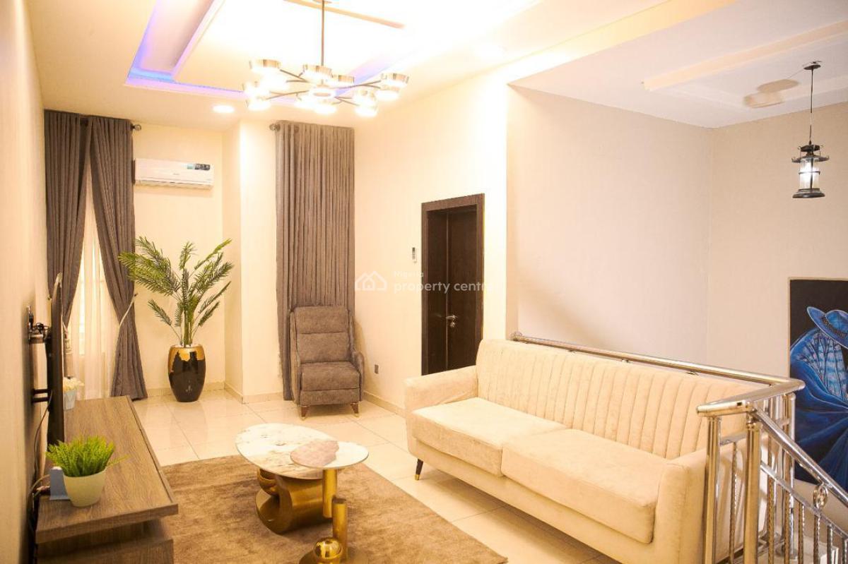 Nicely Furnished 4 Bedroom Apartment, Magodo, Lagos, Flat / Apartment Short Let