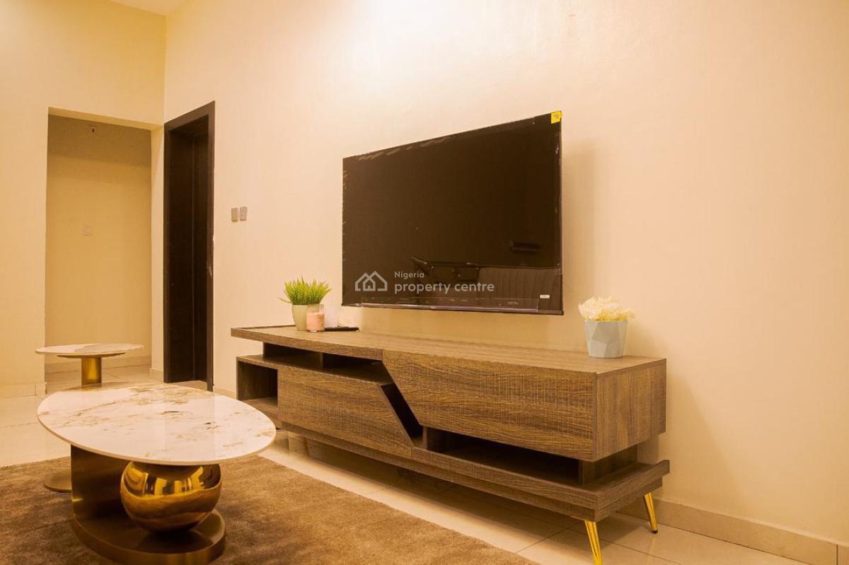 Nicely Furnished 4 Bedroom Apartment, Magodo, Lagos, Flat / Apartment Short Let