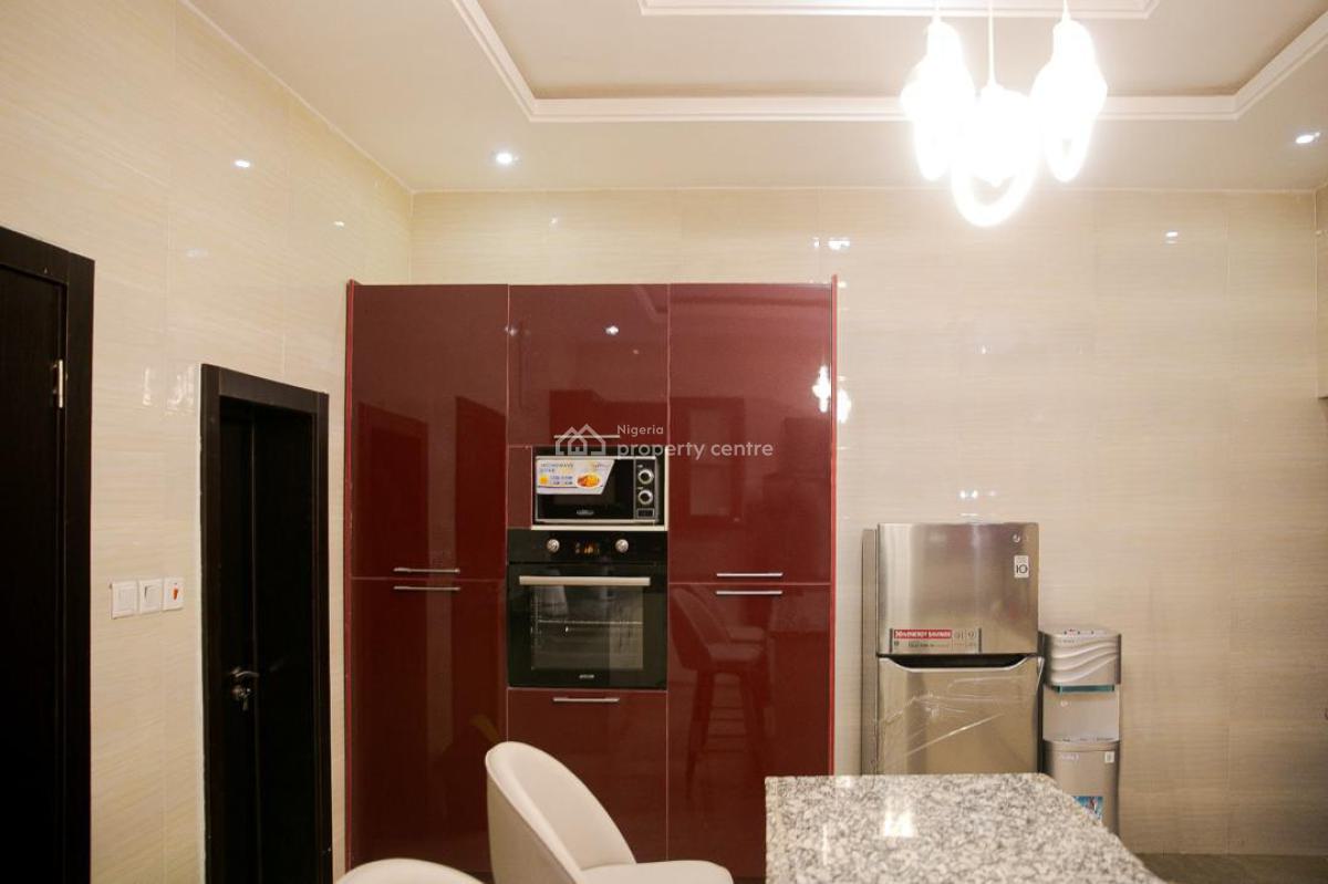 Nicely Furnished 4 Bedroom Apartment, Magodo, Lagos, Flat / Apartment Short Let