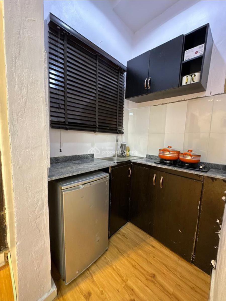 Nicely Furnished 1 Bedroom Apartment, Onike, Yaba, Lagos, Flat / Apartment Short Let