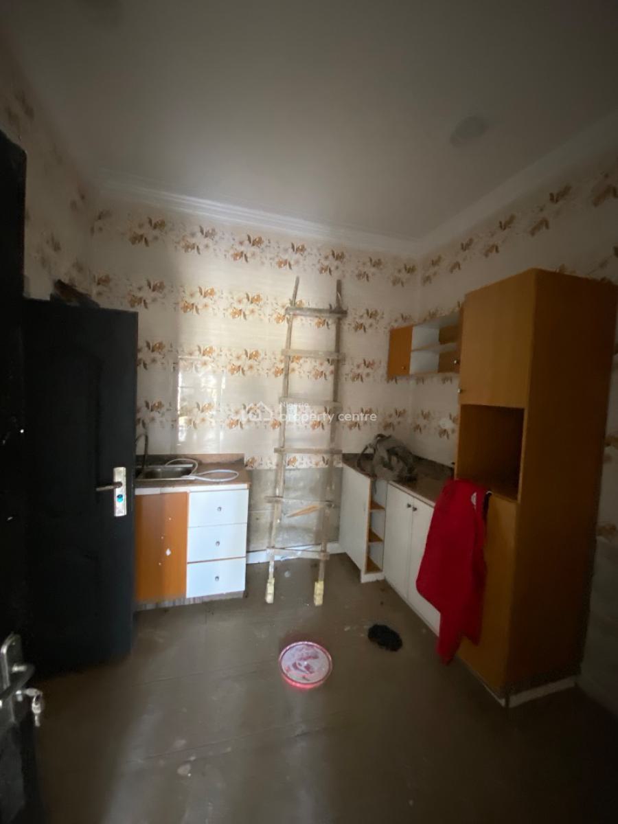 Well Maintained 3 Bedroom Flat, Abijo Gra, Sangotedo, Ajah, Lagos, Flat / Apartment for Rent