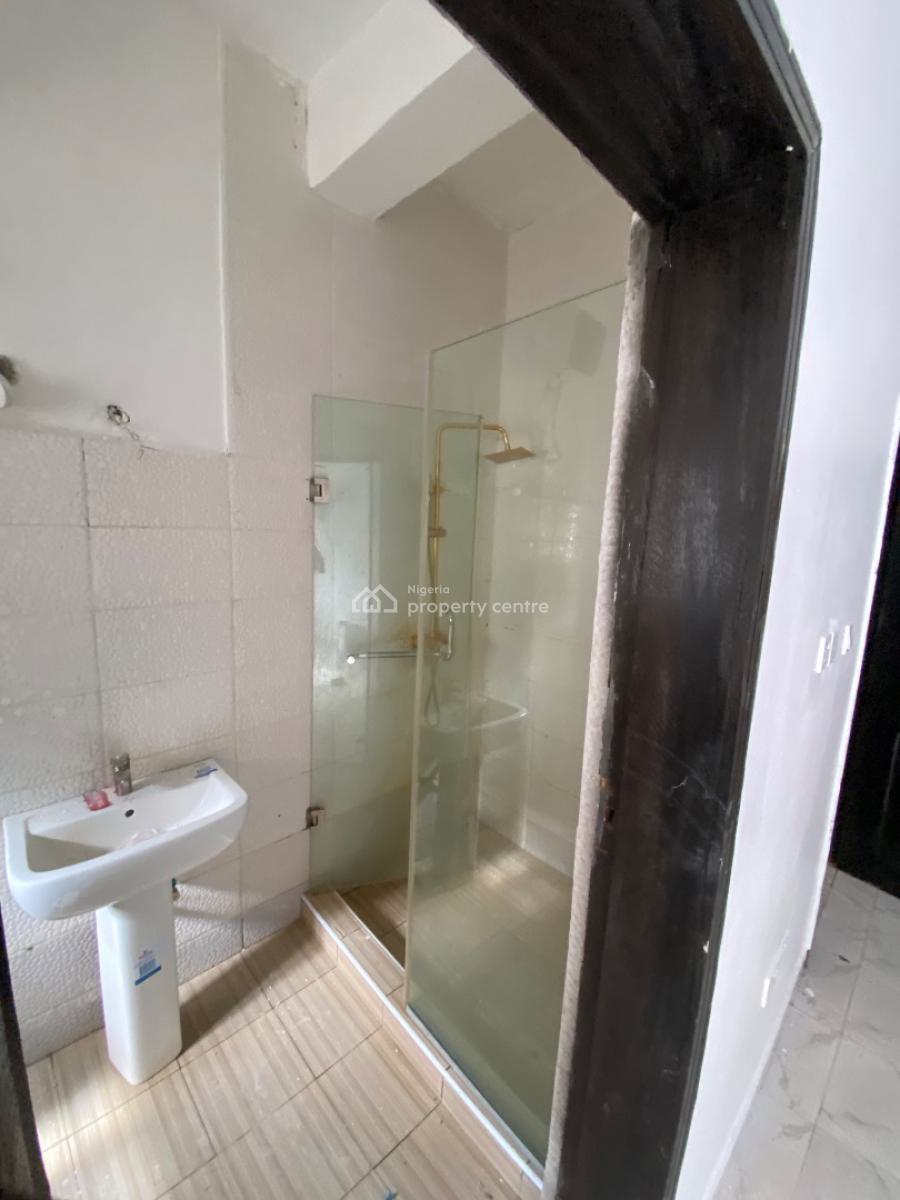 Well Maintained 3 Bedroom Flat, Abijo Gra, Sangotedo, Ajah, Lagos, Flat / Apartment for Rent