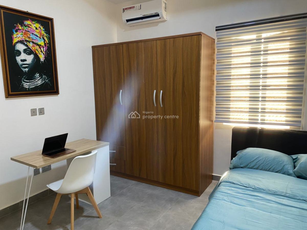 Nicely Furnished 3 Bedroom Apartment, Surulere, Lagos, Flat / Apartment Short Let